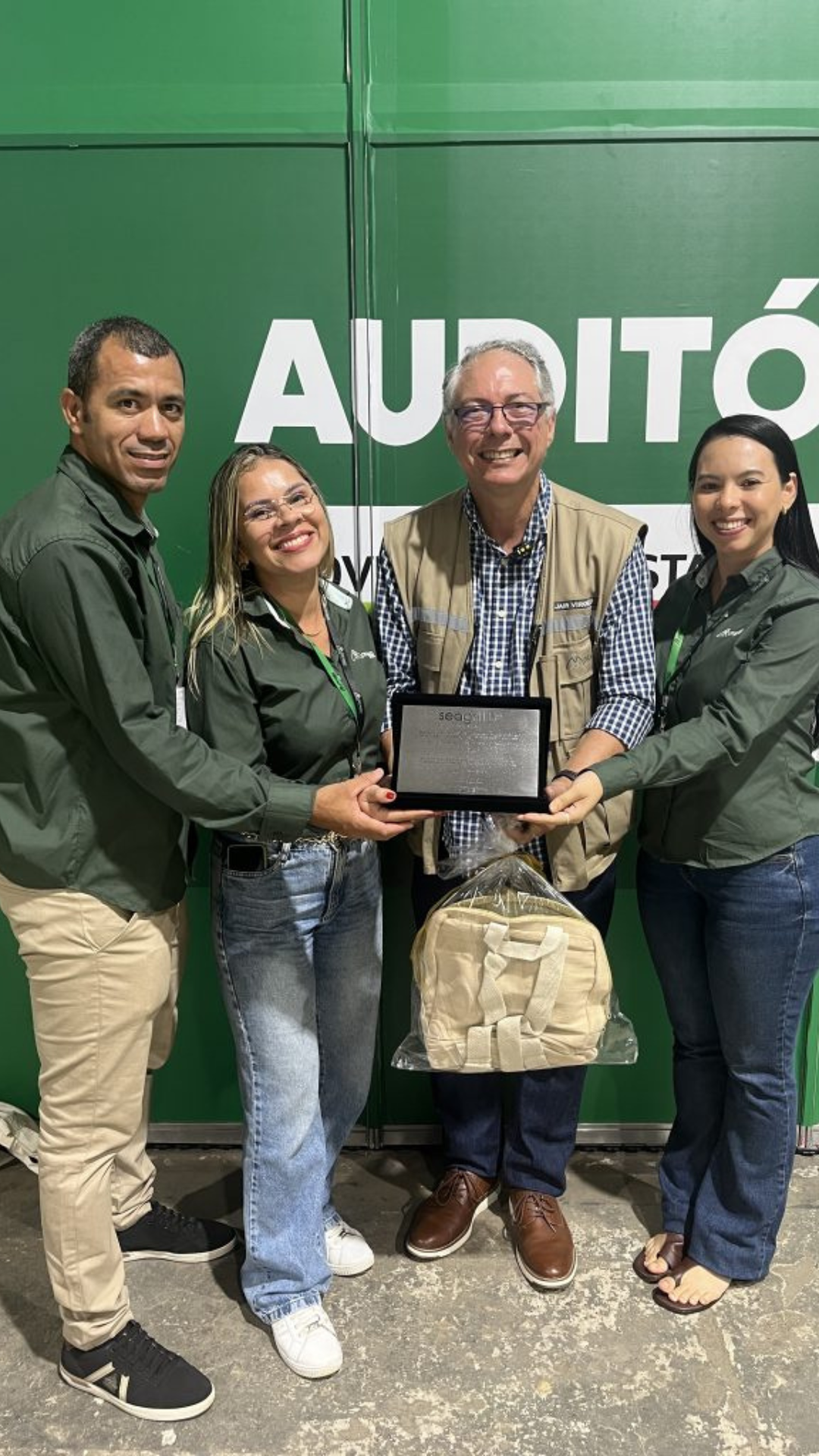 Imagem da notícia Moscamed Brasil participa da FENAGRO 2025 e recebe homenagem da SEAGRI